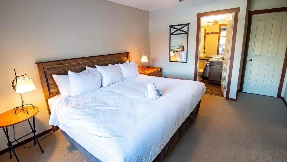 Snow Creek Lodge By Fernie Lodging Co Kültér fotó
