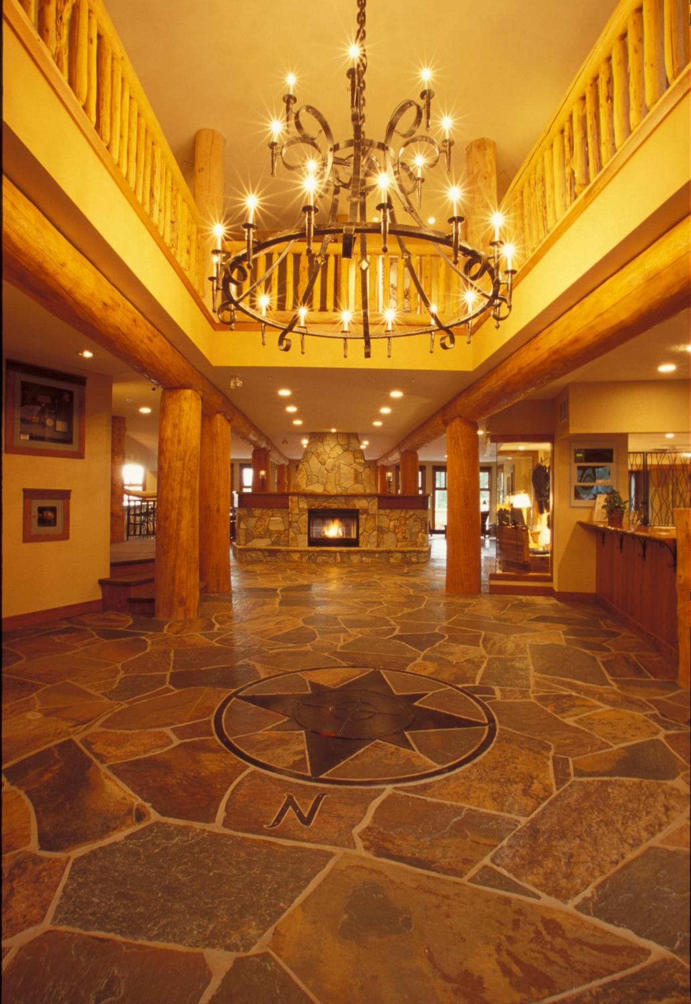 Snow Creek Lodge By Fernie Lodging Co Kültér fotó