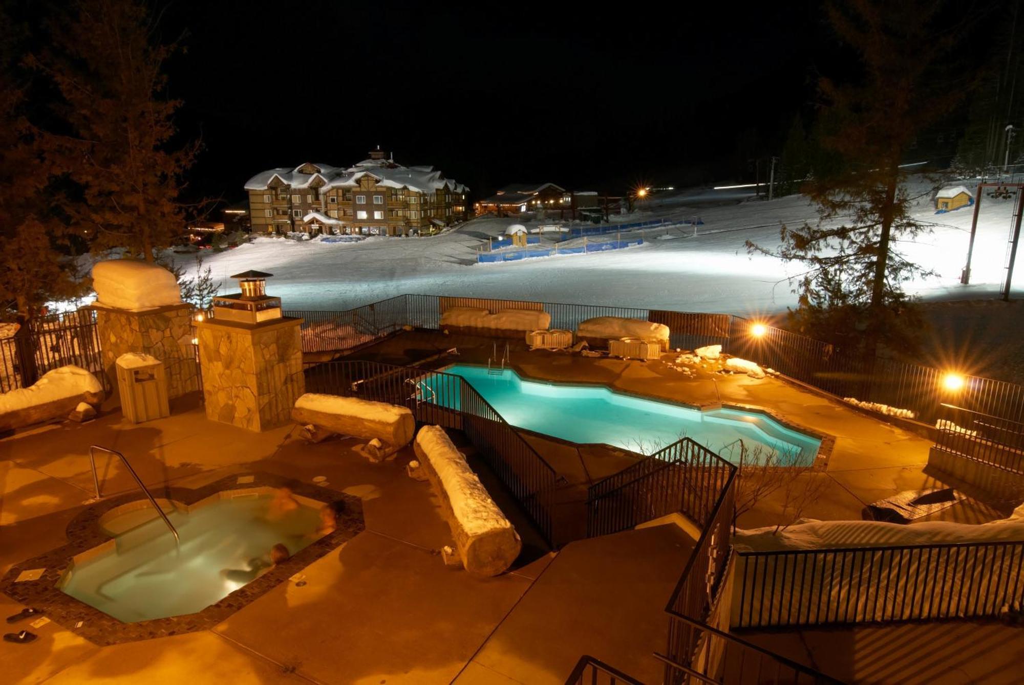 Snow Creek Lodge By Fernie Lodging Co Kültér fotó