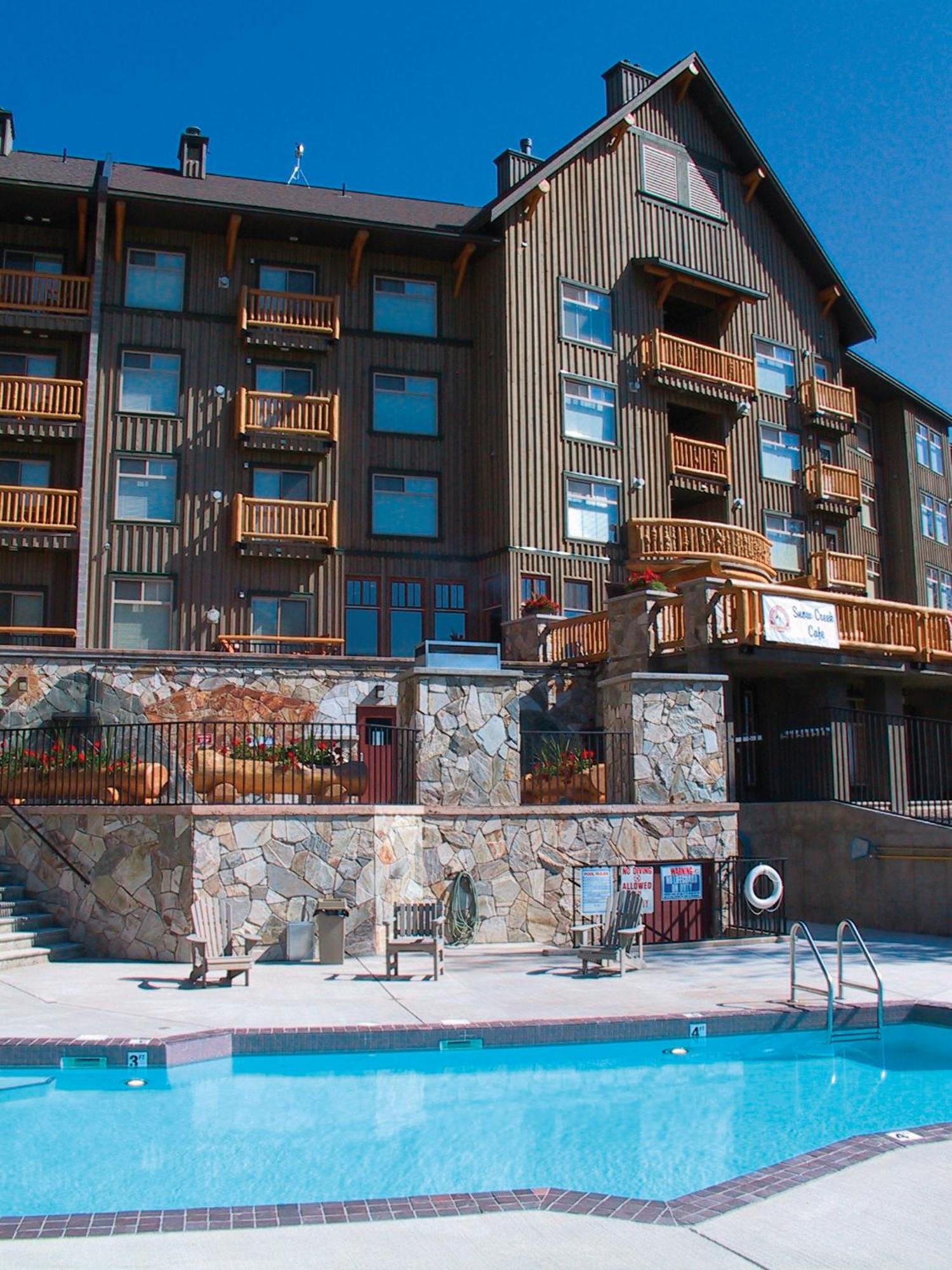 Snow Creek Lodge By Fernie Lodging Co Kültér fotó