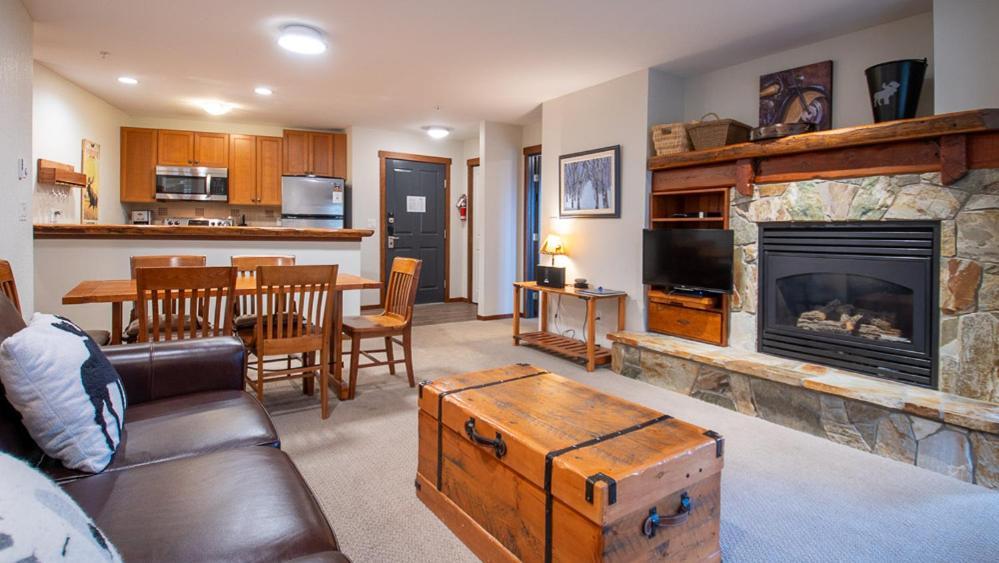 Snow Creek Lodge By Fernie Lodging Co Kültér fotó