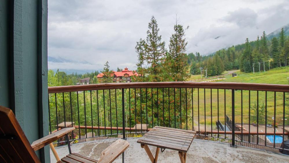 Snow Creek Lodge By Fernie Lodging Co Kültér fotó