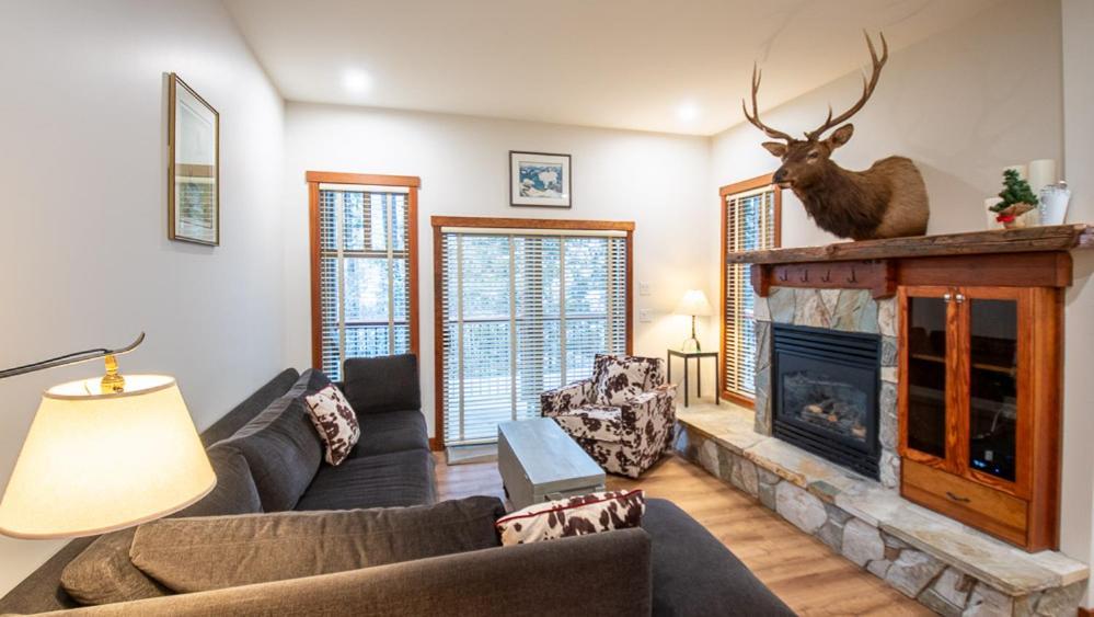 Snow Creek Lodge By Fernie Lodging Co Kültér fotó