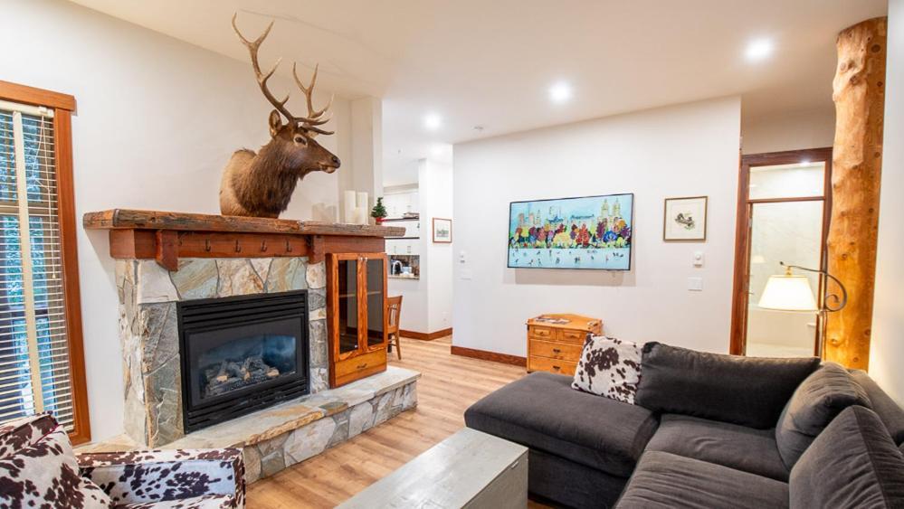 Snow Creek Lodge By Fernie Lodging Co Kültér fotó
