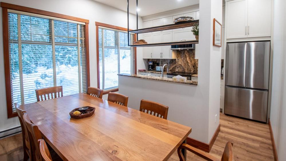 Snow Creek Lodge By Fernie Lodging Co Kültér fotó